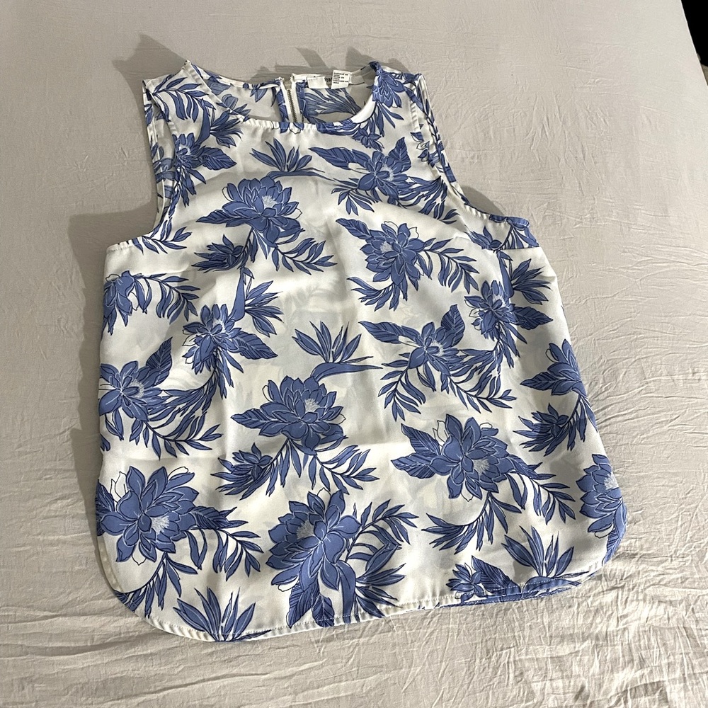 Forever 21 tank blue floral tank top XS